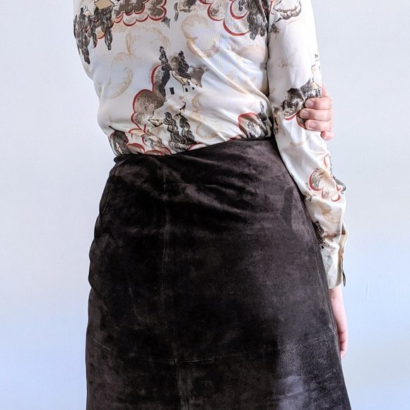 1990’s Minimalist Chocolate Suede Midi Skirt - Picture 7 of 8